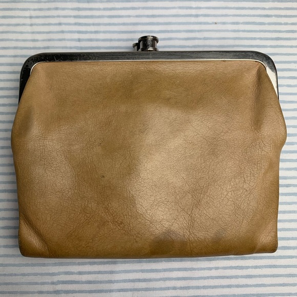 HOBO Handbags - ‼️SALE‼️ HOBO Tan Pink Double Frame Short Wallet